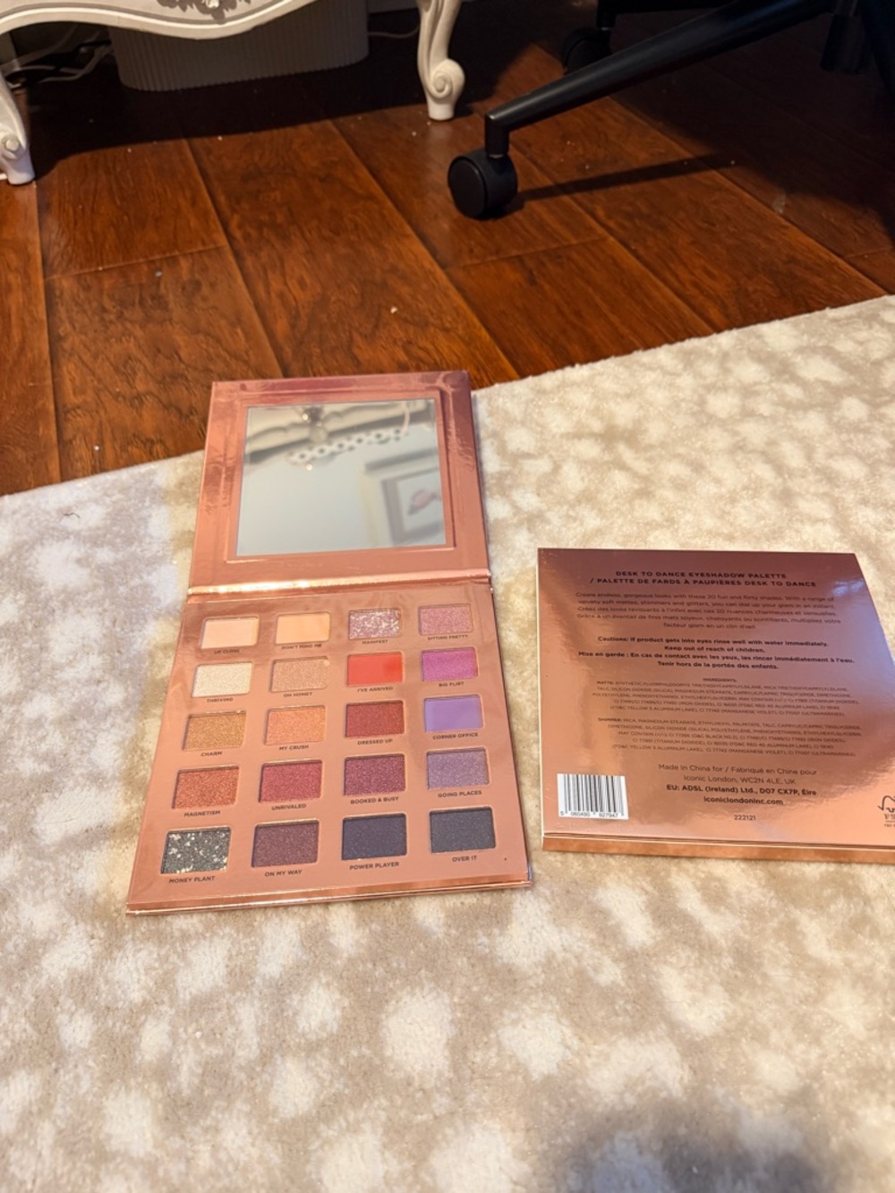 Iconic London Desk to Dance 20-Pan Eyeshadow Palette | New In Box - Picture 1 of 2